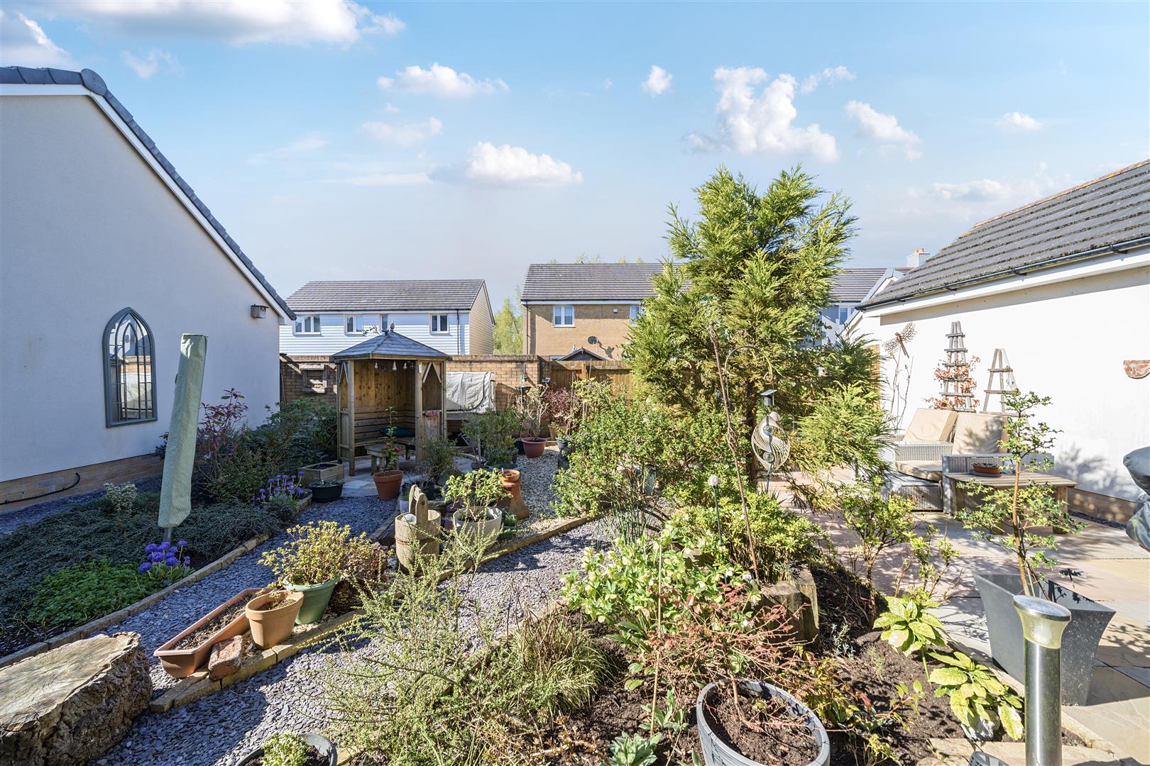 Rhes Brickyard Row, Machynys, SA15 2DZ
